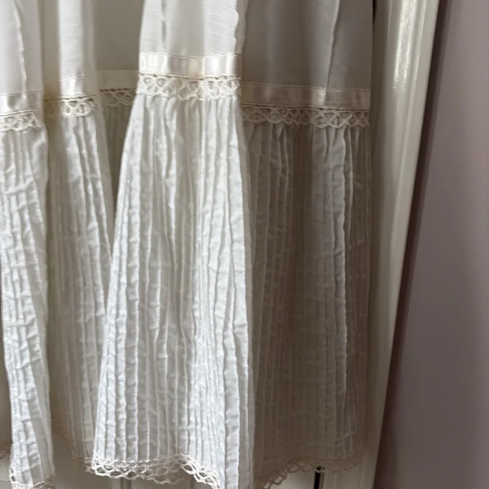 1970s white cotton maxi dress - Picture 6 of 8